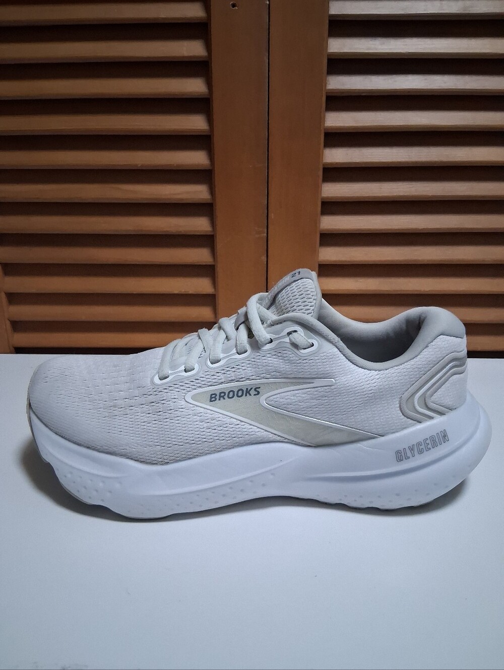 Brooks Glycerin 21 White Women's Running Shoe * Size: 8 (Medium)